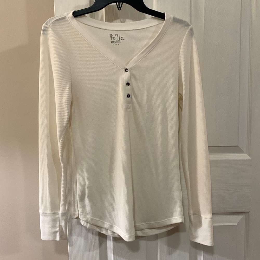 Time & Tru Winter White Long Sleeved Shirt Size Medium 8-10